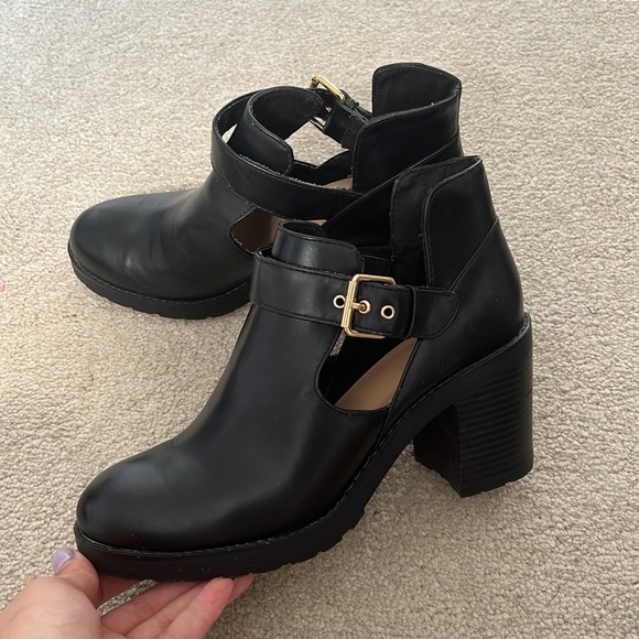 Pull&Bear high heel cut out ankle boots ,size 40 . - Picture 4 of 8